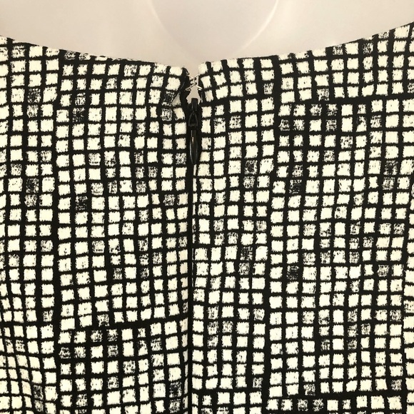 Y2K LE CHÂTEAU coordinating set black and white abstract design size 4 - Picture 6 of 13